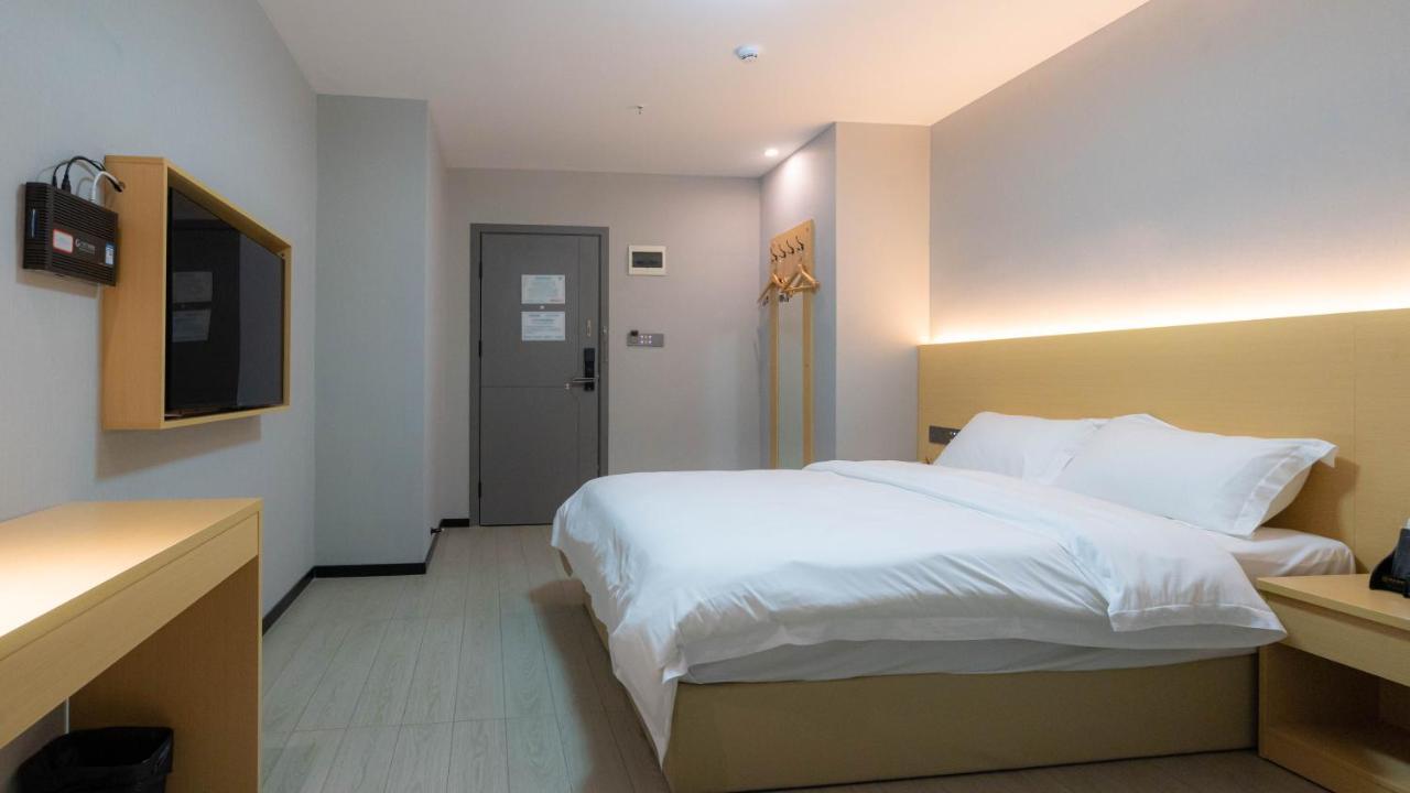 Li Hao Tai Hotel Guangzhou Bagian luar foto