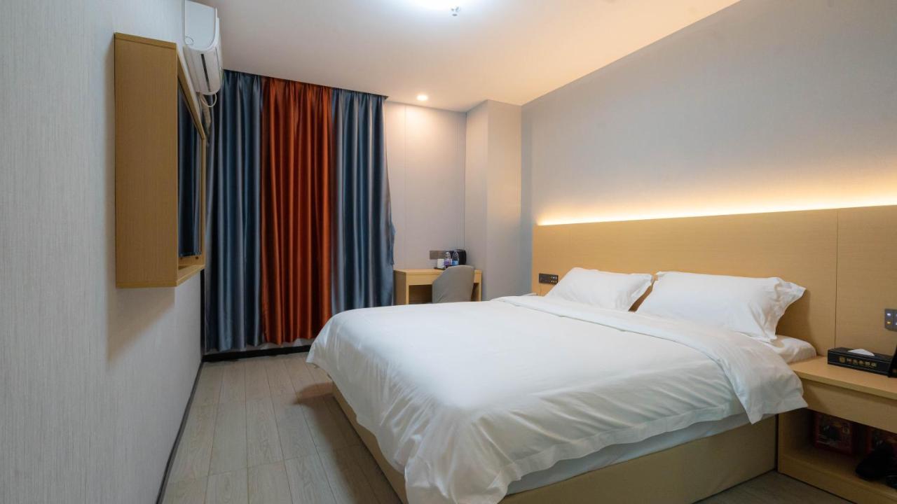 Li Hao Tai Hotel Guangzhou Bagian luar foto